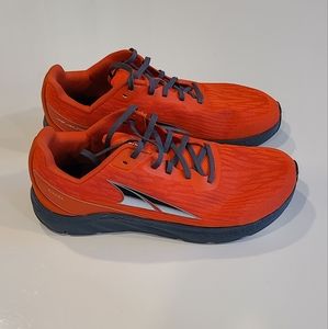 Altra Rivera men's 10.5 Like New